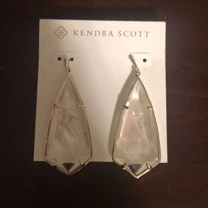 RARE Kendra Scott Caroline Drop earrings
